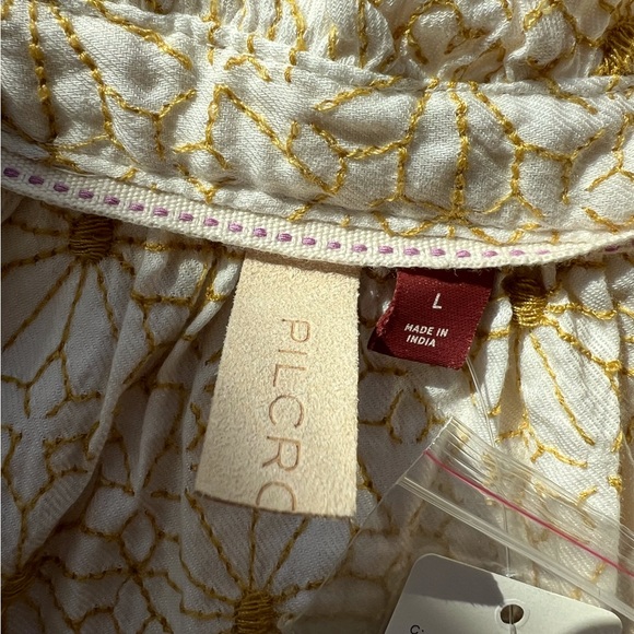 plicrc yellow flower blouse - Picture 2 of 4